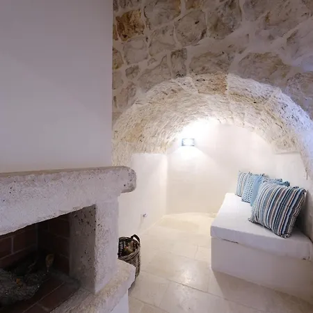 Borgo Dei Trulli Fanelli * 卡斯特拉纳格罗泰